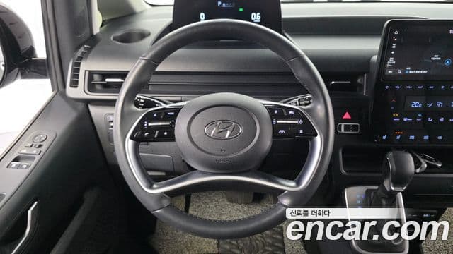 Hyundai Staria Modern, 2023 15
