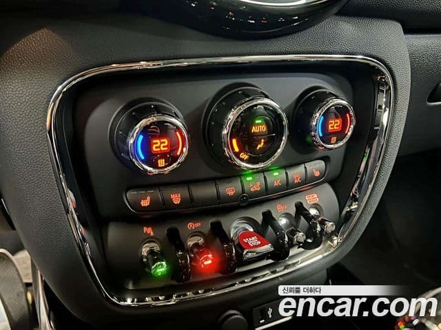 Mini Cooper 클럽맨 2세대, 2024 16