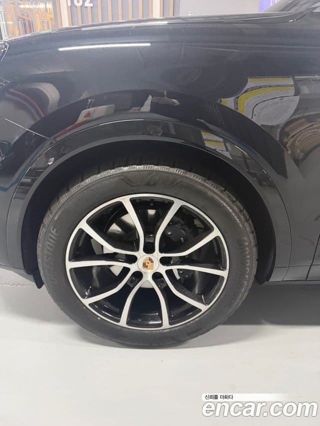 Porsche Cayenne (PO536) 3.0 купе, 2025 11