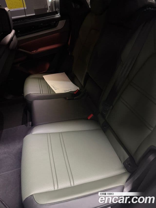 Porsche Cayenne (PO536) 3.0 купе, 2025 16