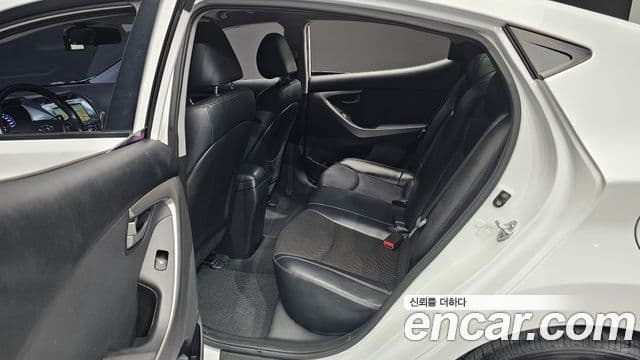 Hyundai Avante MD M16 GDI Smart, 2013 11