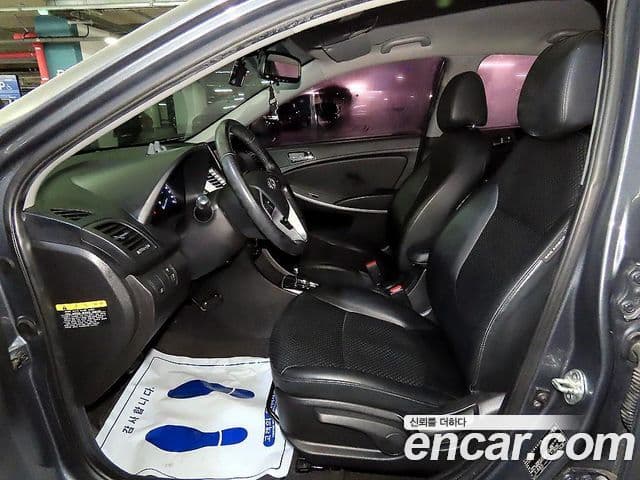 Hyundai Accent(новый кузов / новое поколение) 1.6 GDI top, 2012 7