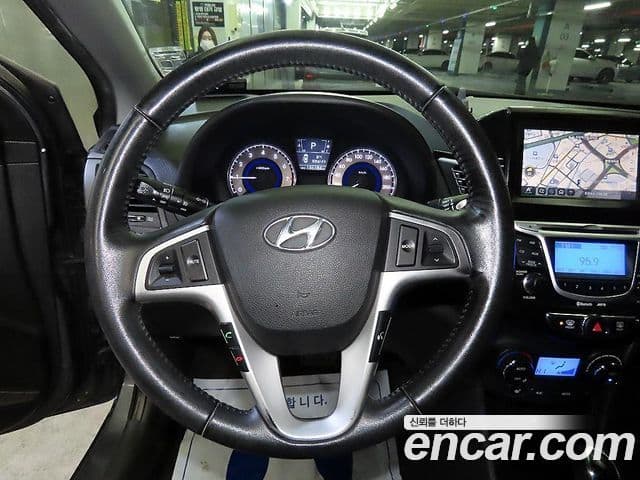 Hyundai Accent(новый кузов / новое поколение) 1.6 GDI top, 2012 9