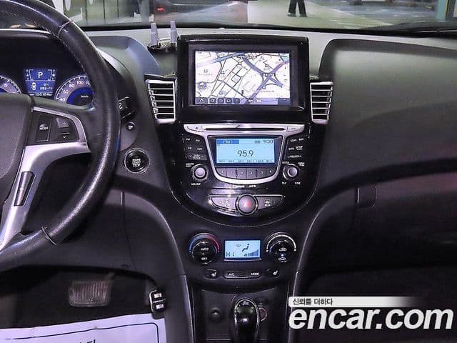 Hyundai Accent(новый кузов / новое поколение) 1.6 GDI top, 2012 12