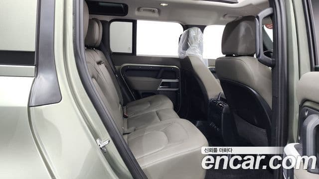 Land Rover Defender (L663) 110 D250 SE, 2023 12