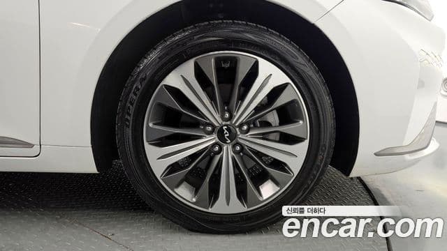 Kia K8 гибрид Signature, 2022 все фото