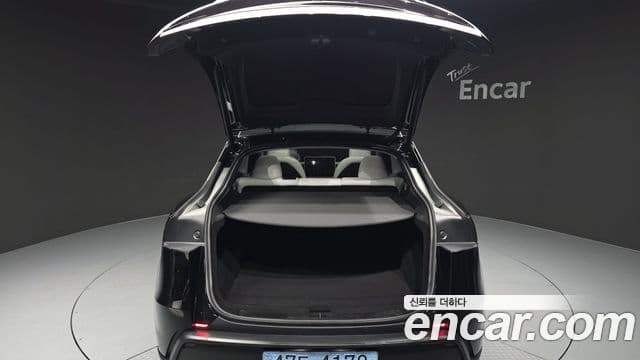 Tesla модель Y, 2025 20