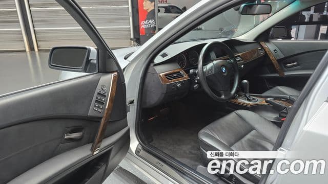 BMW 5시리즈 (E60) 530i седан, 2006 11