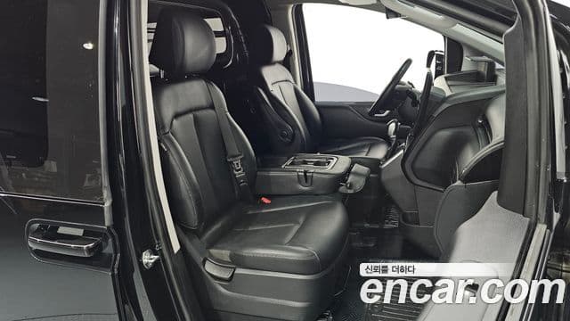 Hyundai Staria Modern, 2025 10