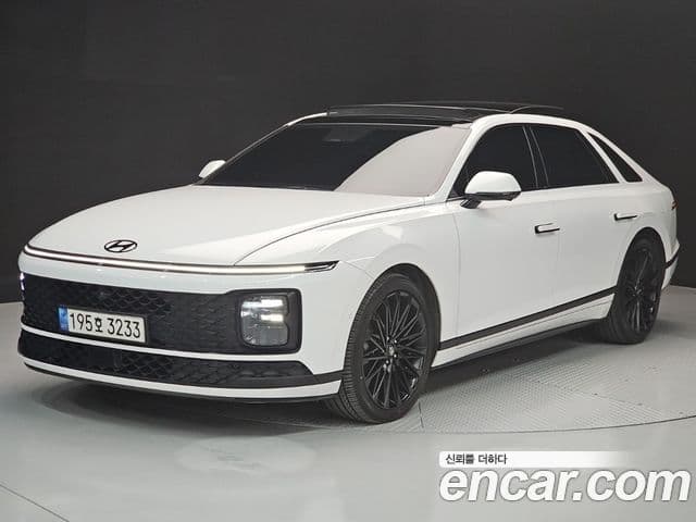 Hyundai Grandeur (GN7) Calligraphy, 2023 1