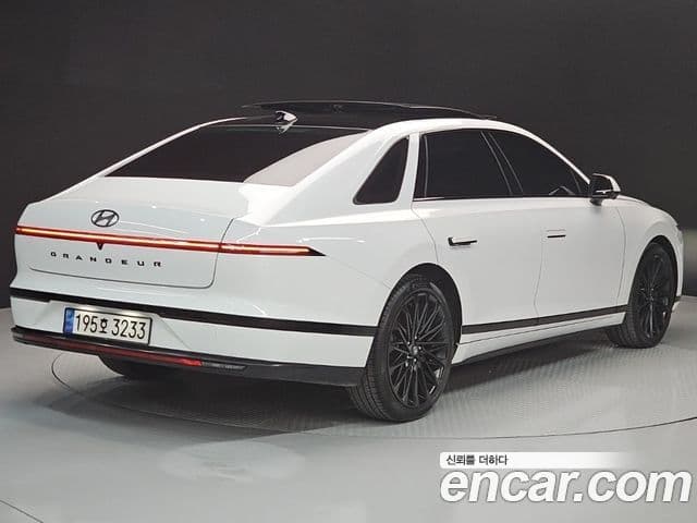 Hyundai Grandeur (GN7) Calligraphy, 2023 3