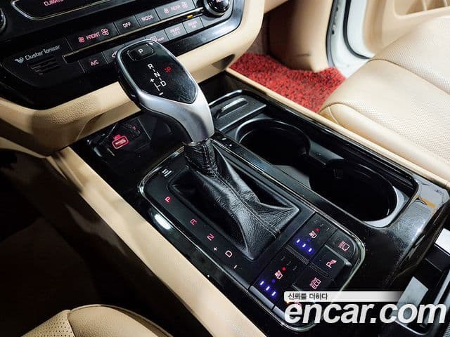 Kia All New Carnival Noblesse, 2016 9