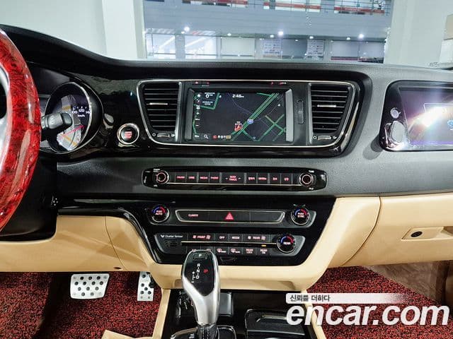 Kia All New Carnival Noblesse, 2016 11
