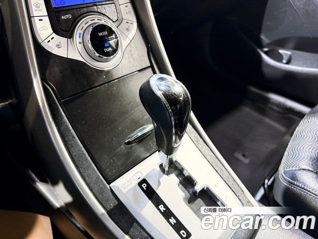 Hyundai Avante MD Luxury, 2011 12