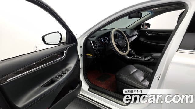 Hyundai Grandeur IG 3.0 LPi Modern (арендный автомобиль), 2018 10