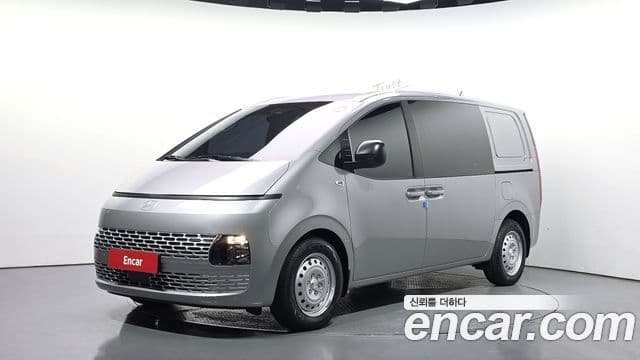 Hyundai Staria Smart, 2025 1