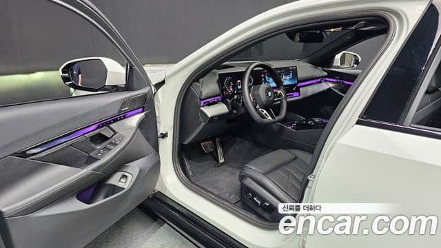 BMW 5시리즈 (G60) 520i M Sport, 2025 11