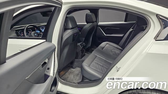 BMW 5시리즈 (G60) 520i M Sport, 2025 12