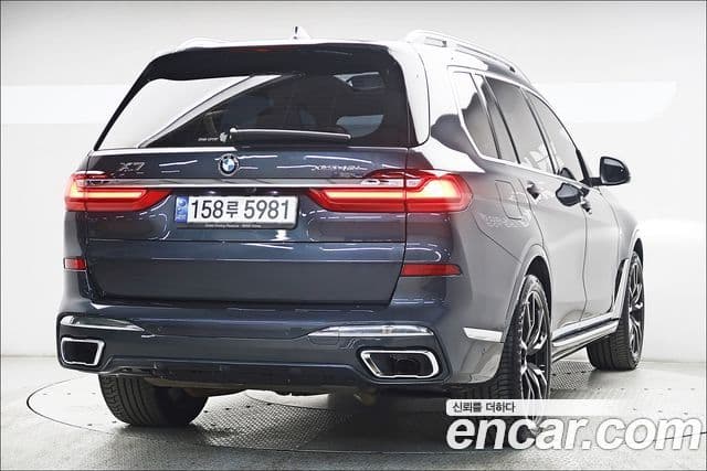BMW X7 (G07) xDrive 40i M Sport 6인승, 2022 4