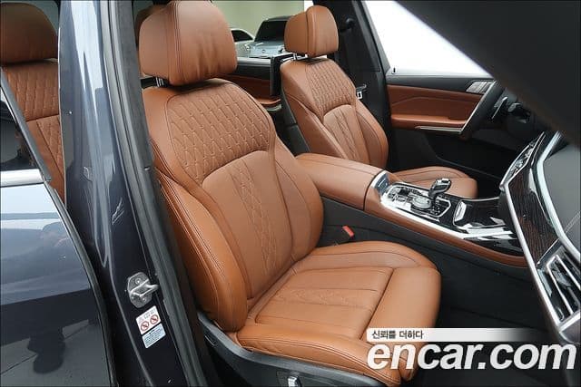 BMW X7 (G07) xDrive 40i M Sport 6인승, 2022 11