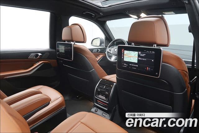 BMW X7 (G07) xDrive 40i M Sport 6인승, 2022 14