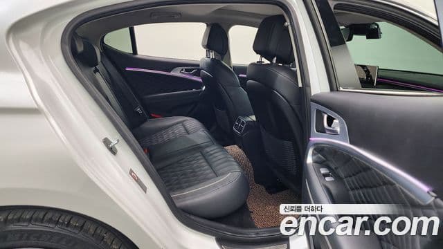 Genesis G70 Elite, 2019 12