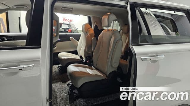 Kia Carnival 4세대 Signature, 2022 11