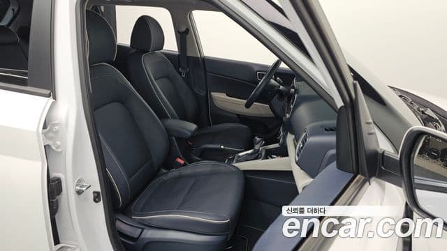 Hyundai Venue 1.6 Flux, 2023 11