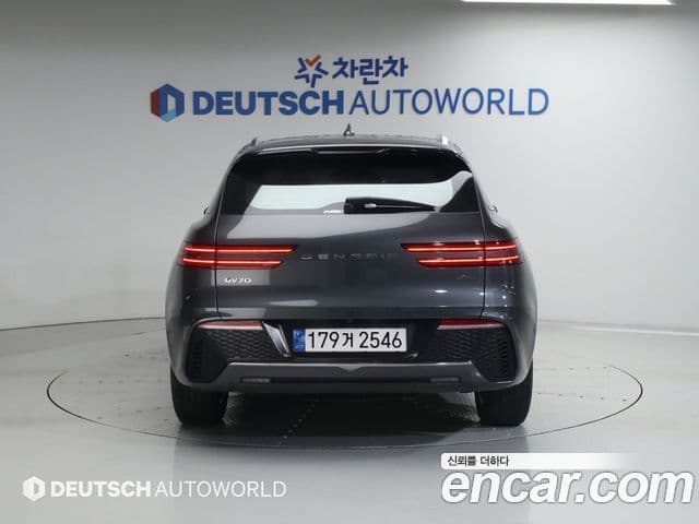 Genesis GV70, 2023 3