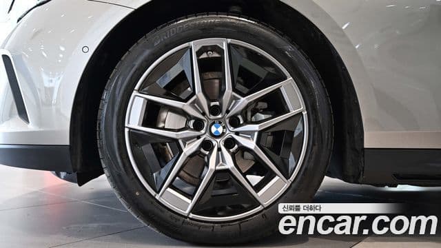 BMW 5시리즈 (G60), 2025 все фото