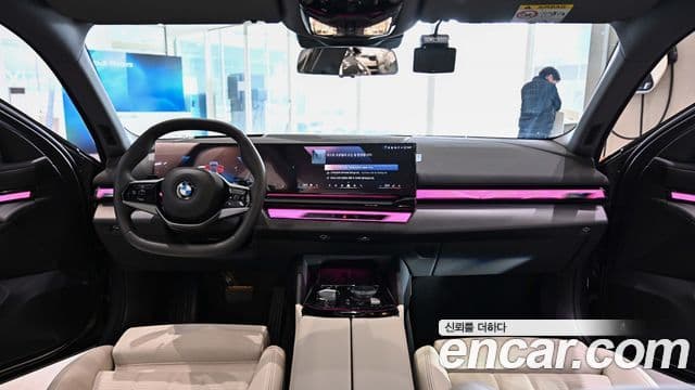 BMW 5시리즈 (G60), 2025 8