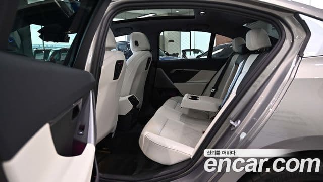 BMW 5시리즈 (G60), 2025 10