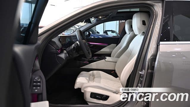 BMW 5시리즈 (G60), 2025 12