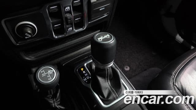 Jeep Wrangler (JL) 2.0 Overland 4도어, 2019 9