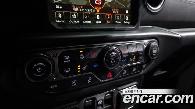 Jeep Wrangler (JL) 2.0 Overland 4도어, 2019 19