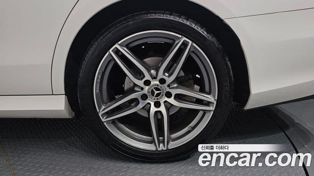 Mercedes-Benz E-класс W213 AMG Line, 2019 все фото