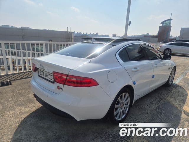 Jaguar XE Prestige, 2016 все фото