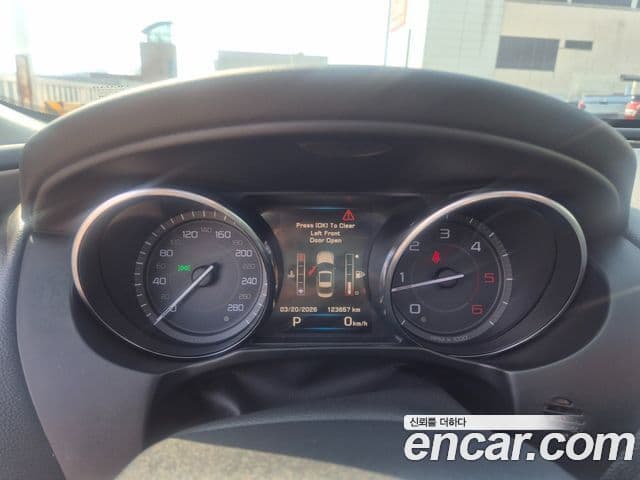 Jaguar XE Prestige, 2016 12