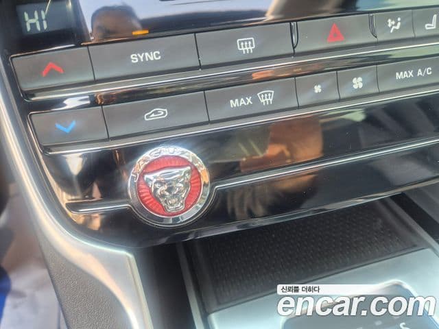 Jaguar XE Prestige, 2016 18