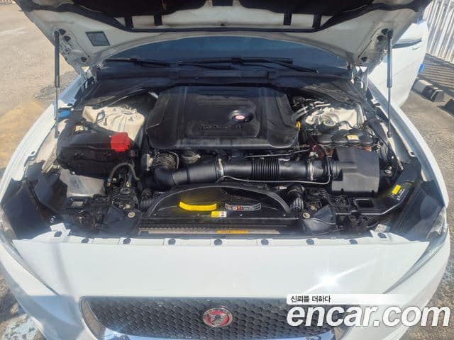 Jaguar XE Prestige, 2016 20