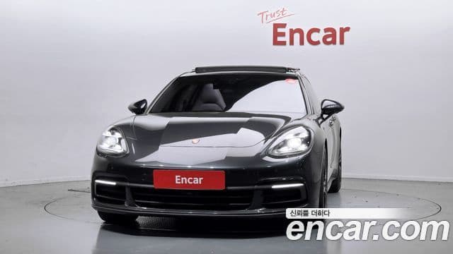 Porsche Panamera (971), 2018 3