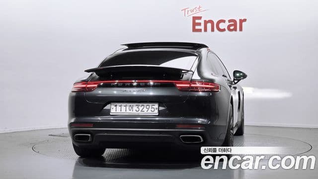 Porsche Panamera (971), 2018 4
