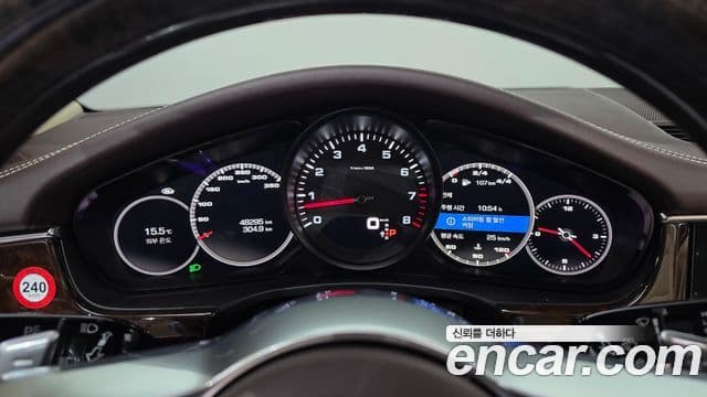 Porsche Panamera (971), 2018 8