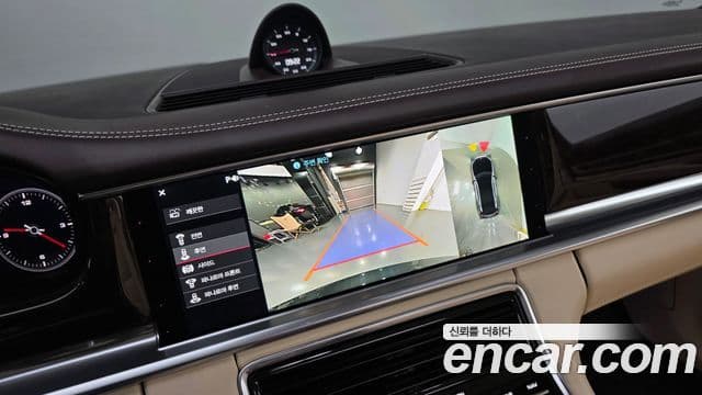 Porsche Panamera (971), 2018 14