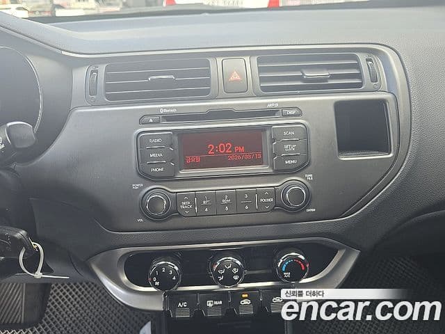 Kia All New Pride Deluxe, 2012 11