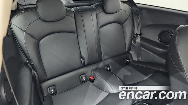 Mini Cooper 3세대, 2022 12