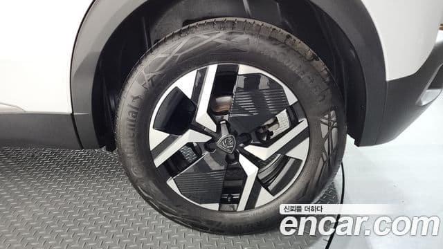 Peugeot 2008 2세대 1.5 BlueHDi GT, 2024 все фото