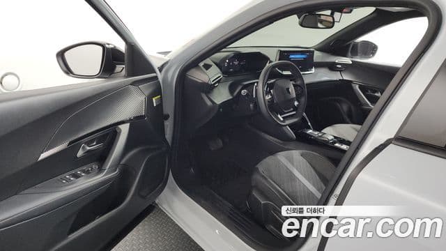 Peugeot 2008 2세대 1.5 BlueHDi GT, 2024 10