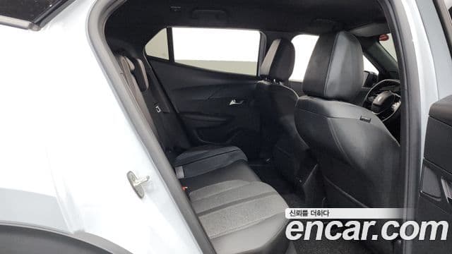 Peugeot 2008 2세대 1.5 BlueHDi GT, 2024 12