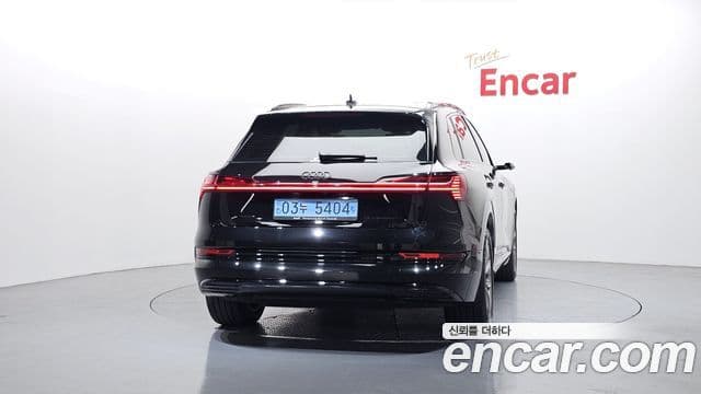 Audi e-Tron, 2022 4